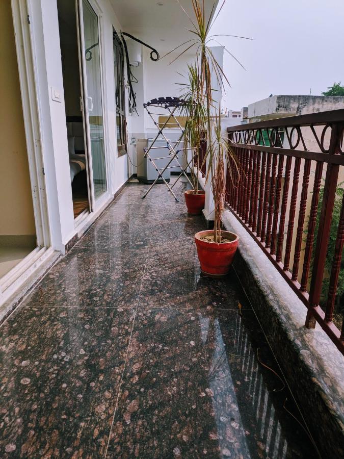 Bedchambers Serviced Apartments, Sector 38 غورغاون المظهر الخارجي الصورة